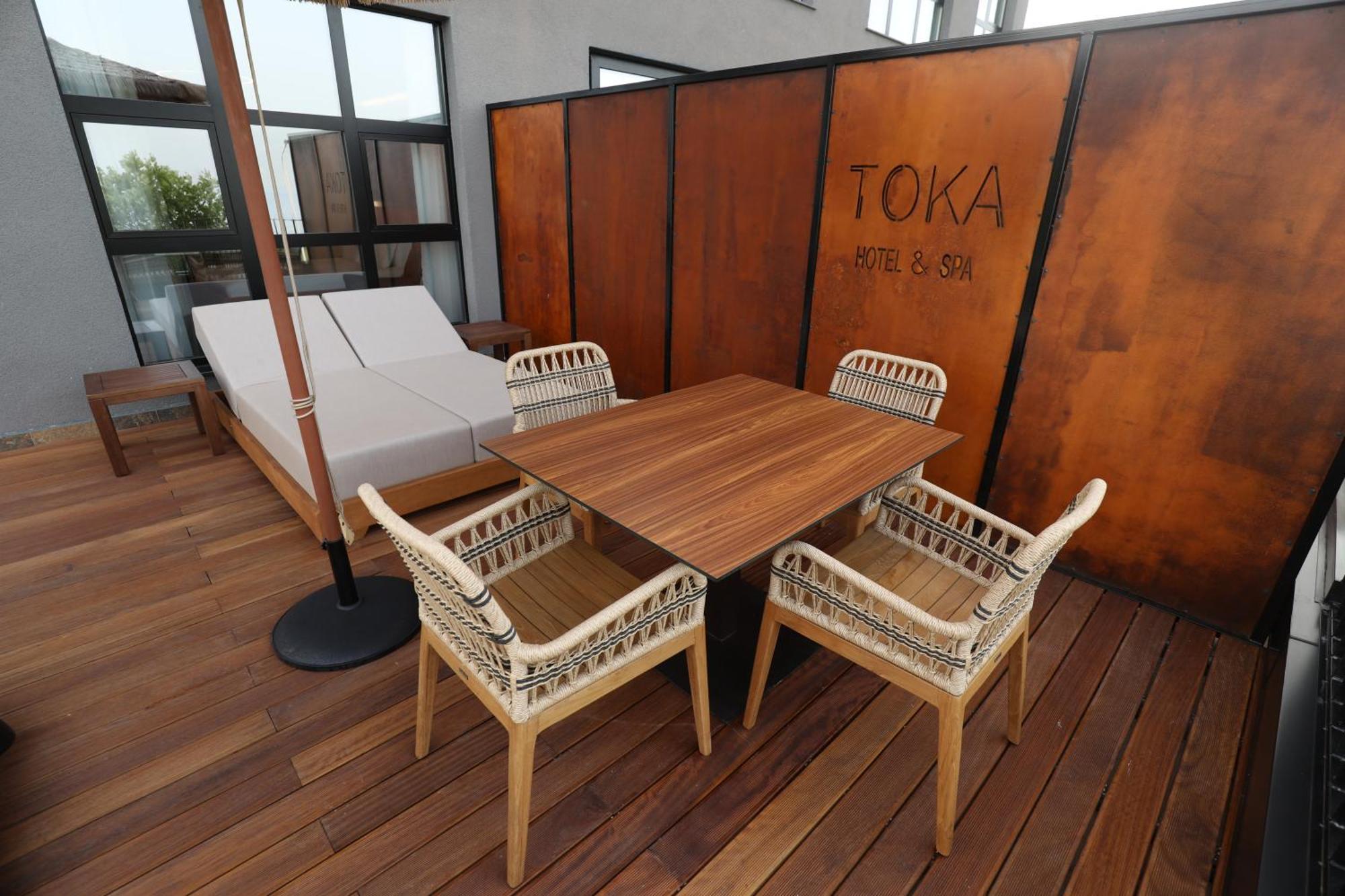 Toka Restaurant 5* Udenisht