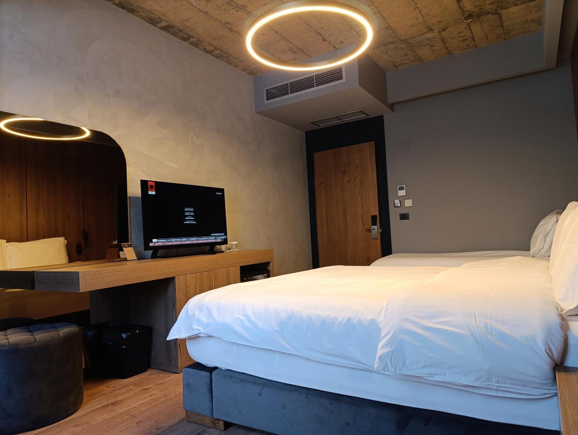 Toka Restaurant 5* Udenisht