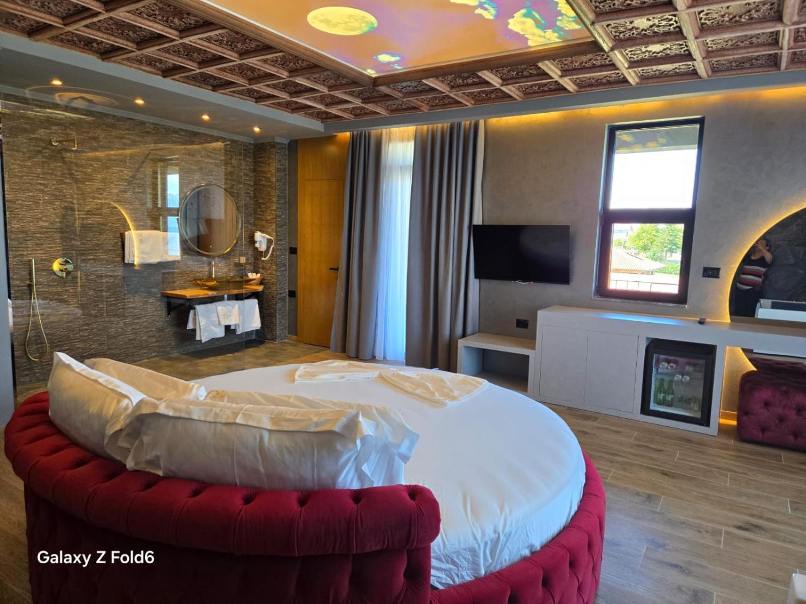 Toka Restaurant Готель 5*