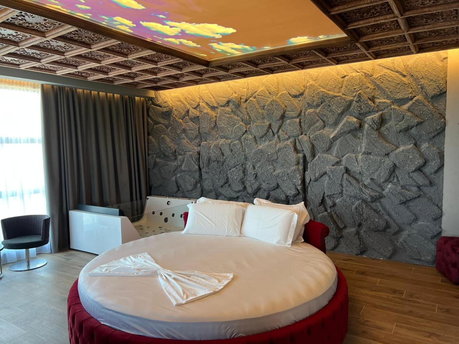 Toka Restaurant Hotel